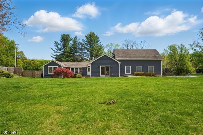 Photo of Listing #3960924