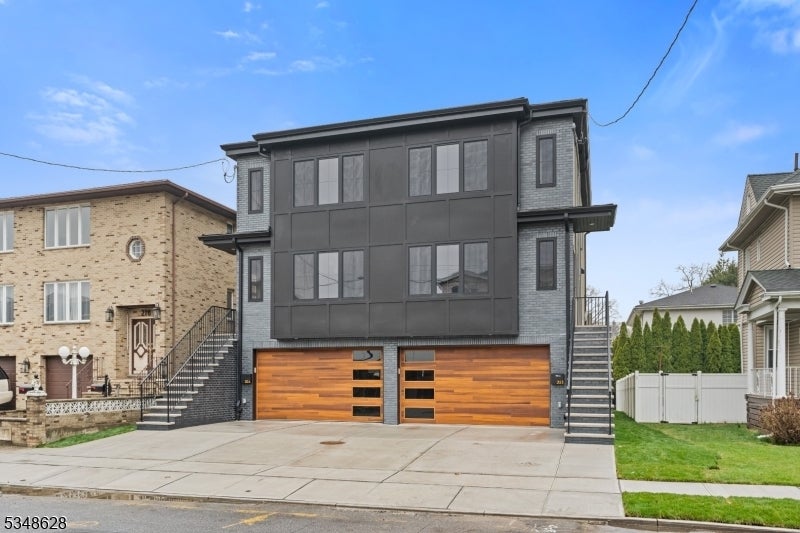 Photo of Listing #3961100