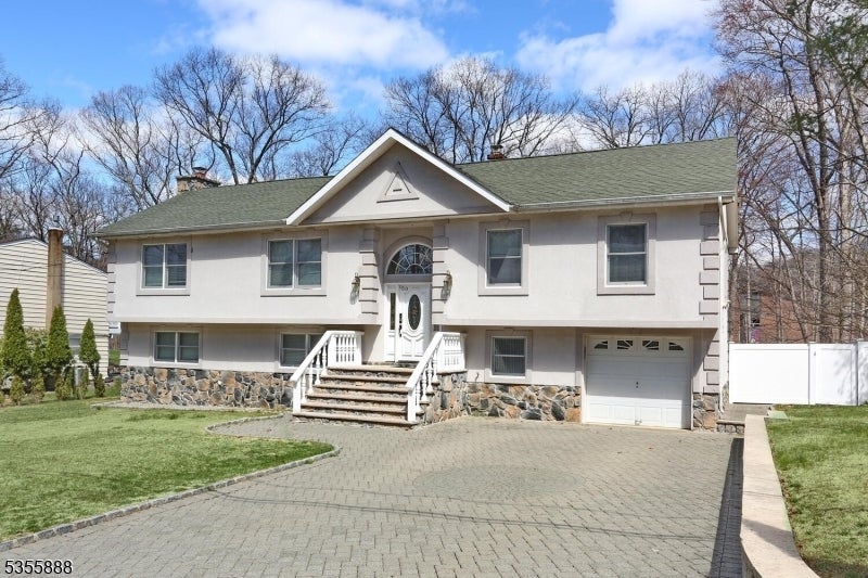 Photo of Listing #3961129