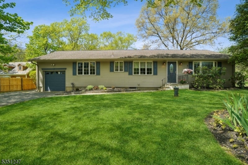 Photo of Listing #3961243