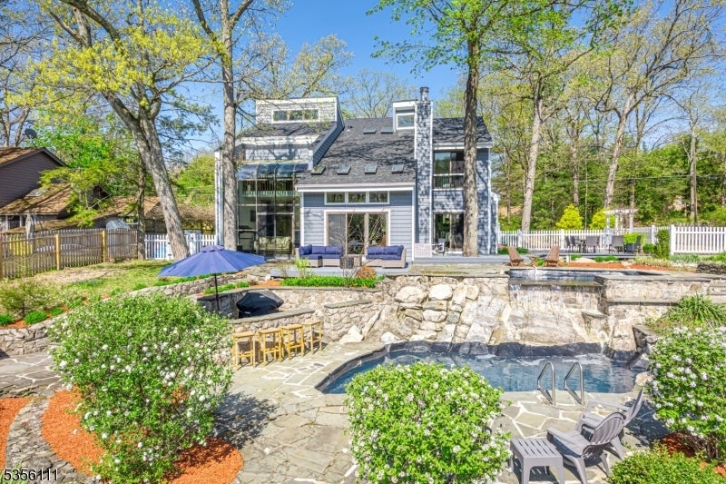Photo of Listing #3961341