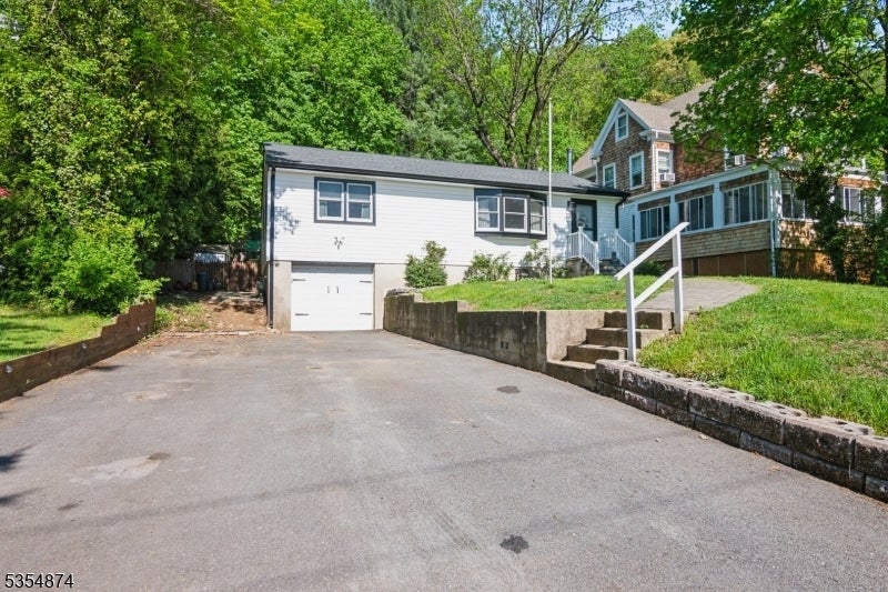 Photo of Listing #3961543