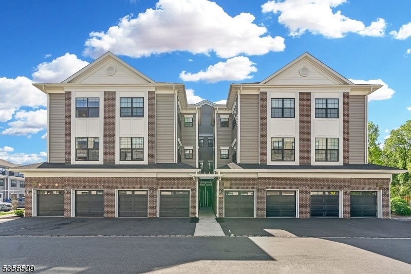 Photo of Listing #3961953