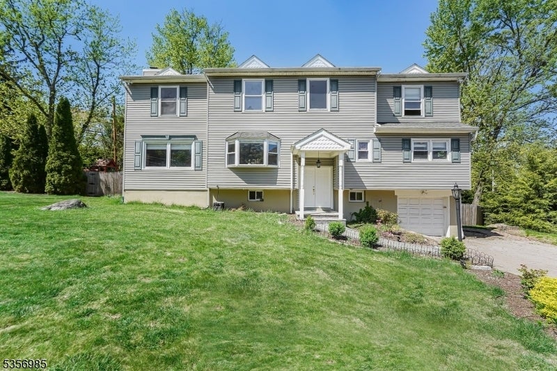 Photo of Listing #3962103