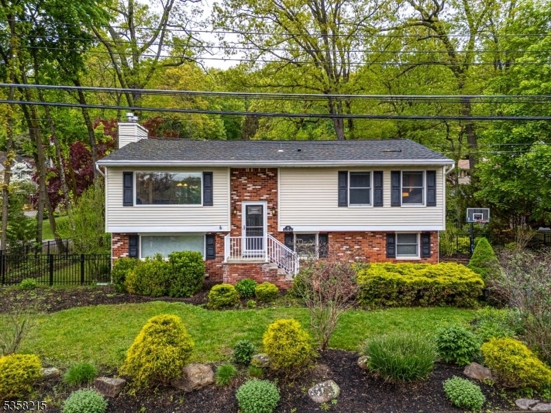 Photo of Listing #3963177