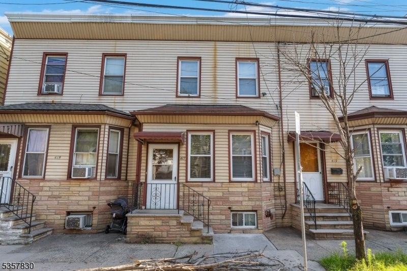 Photo of Listing #3963351