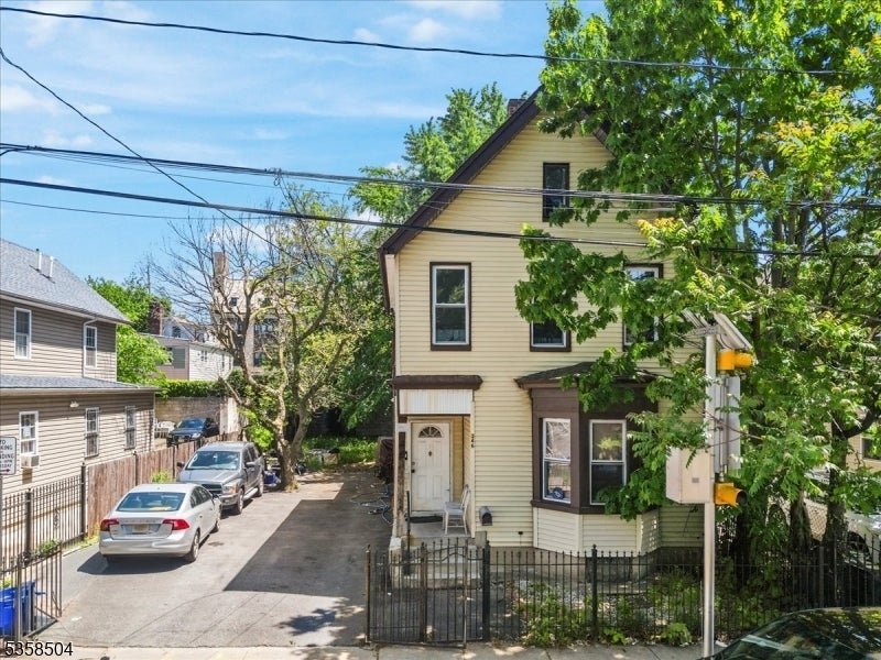 Photo of Listing #3963540