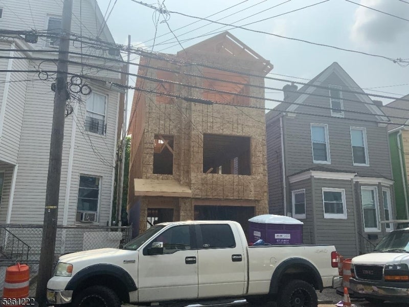 Photo of Listing #3965951