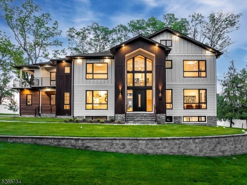 Photo of Listing #3966315