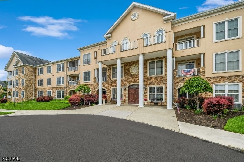Photo of Listing #3966342