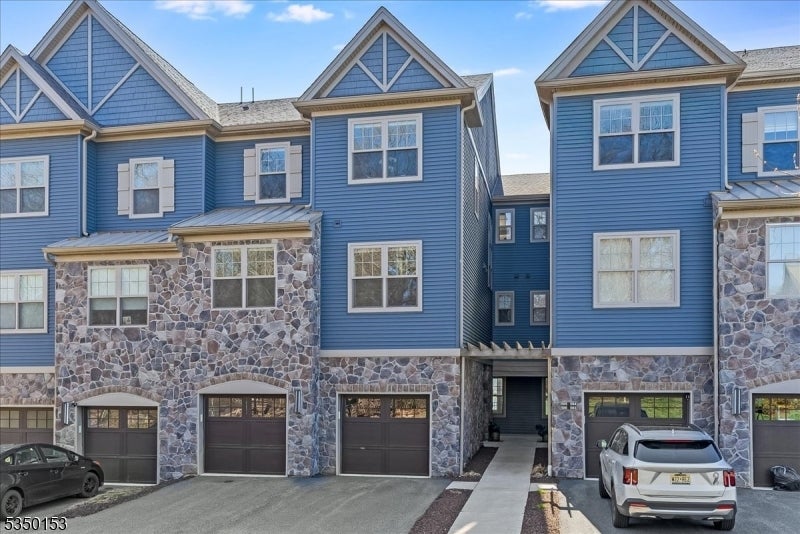 Photo of Listing #3967190