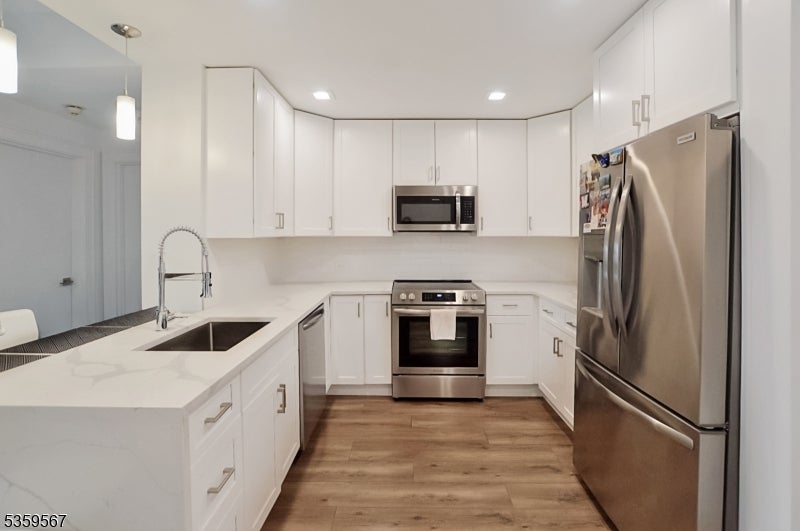 Photo of Listing #3967252