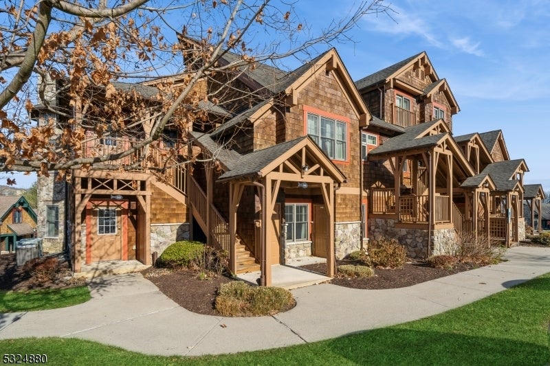 Photo of Listing #3967401