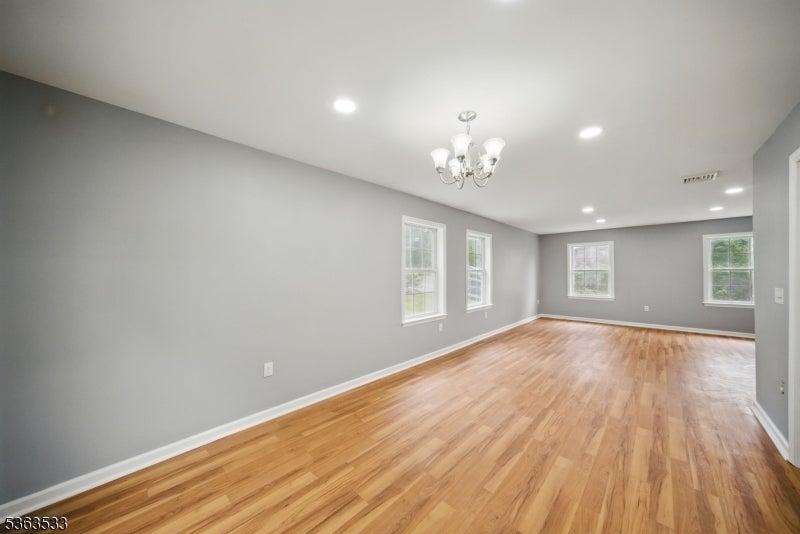 Photo of Listing #3968218
