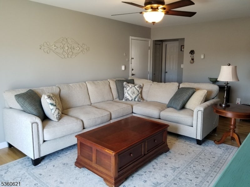 Photo of Listing #3968465