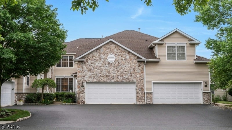 Photo of Listing #3968710