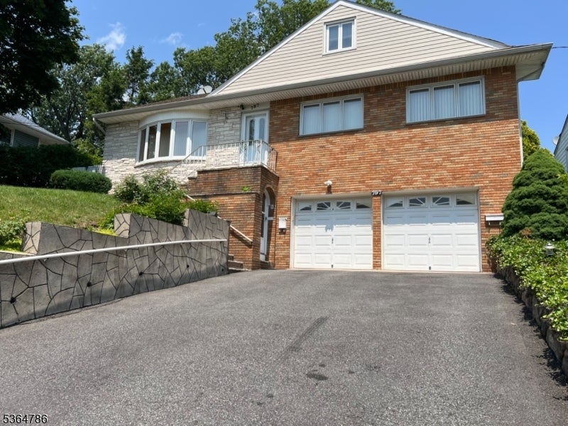 Photo of Listing #3969136