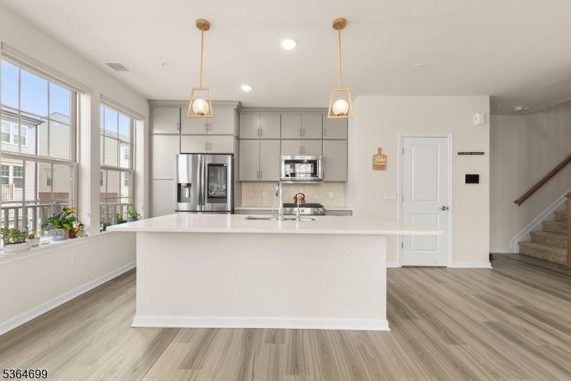 Photo of Listing #3969137