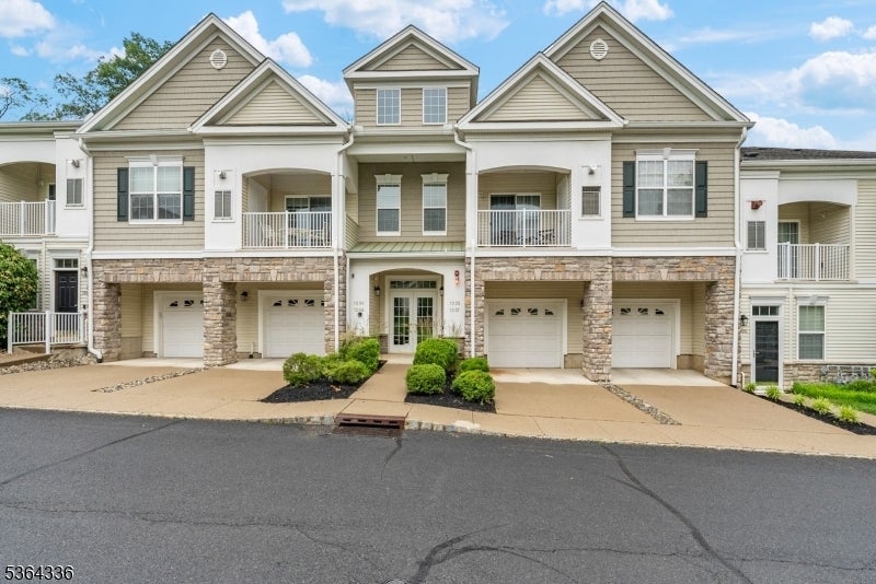 Photo of Listing #3969881
