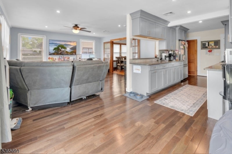 Photo of Listing #3970097