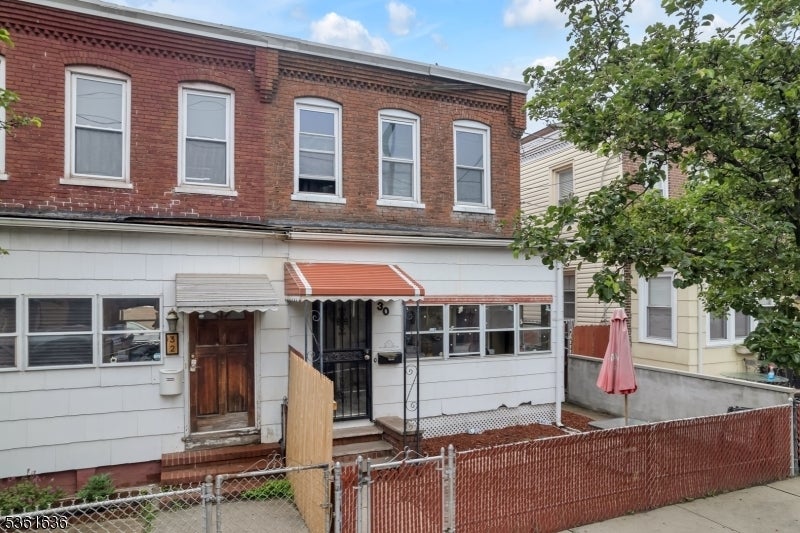 Photo of Listing #3970126