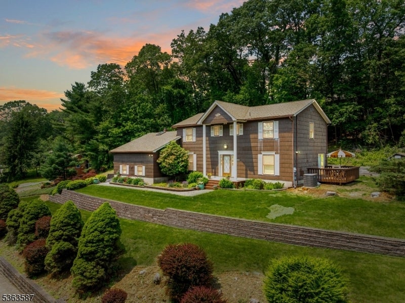 Photo of Listing #3970194