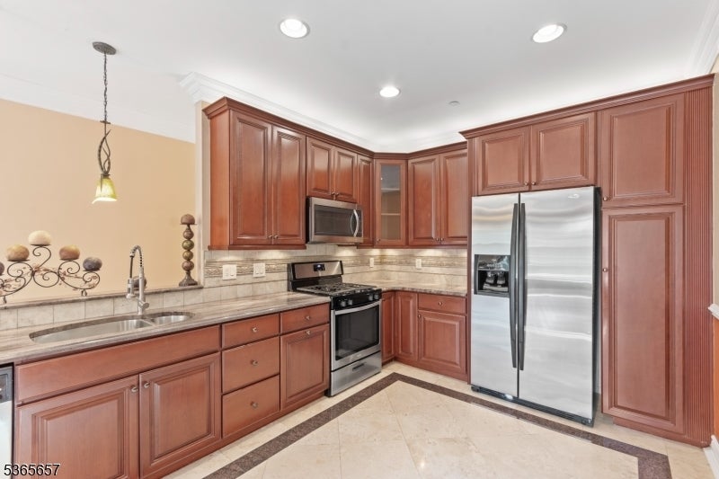 Photo of Listing #3970996