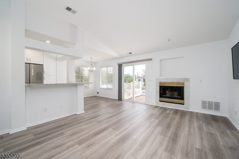 Photo of Listing #3971017