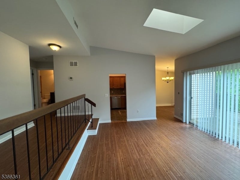 Photo of Listing #3971138