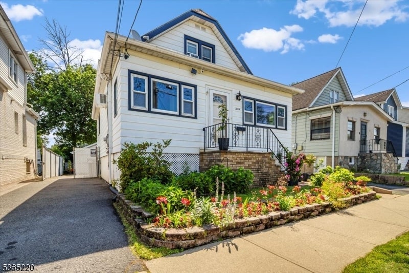 Photo of Listing #3971246