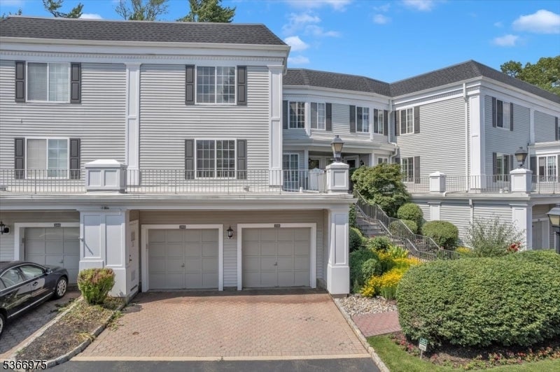 Photo of Listing #3971295