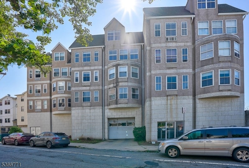 Photo of Listing #3971465