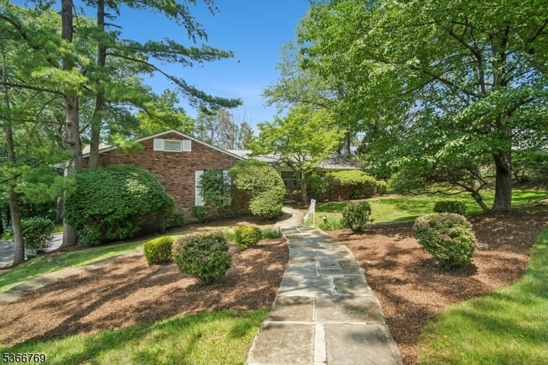 Photo of Listing #3971552