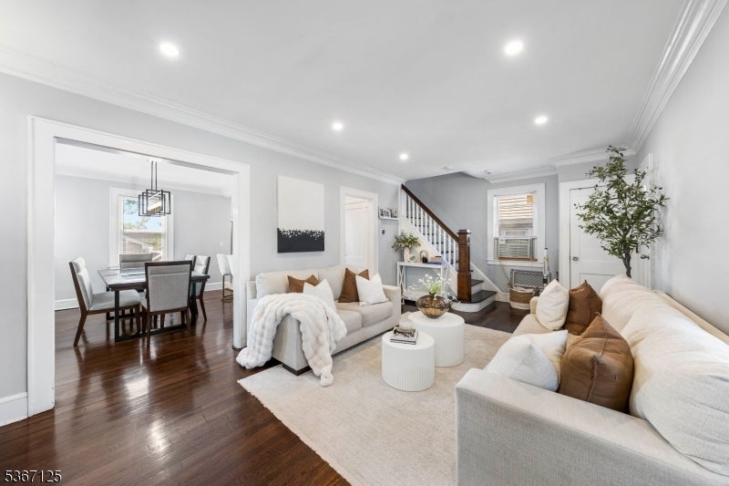 Photo of Listing #3971564