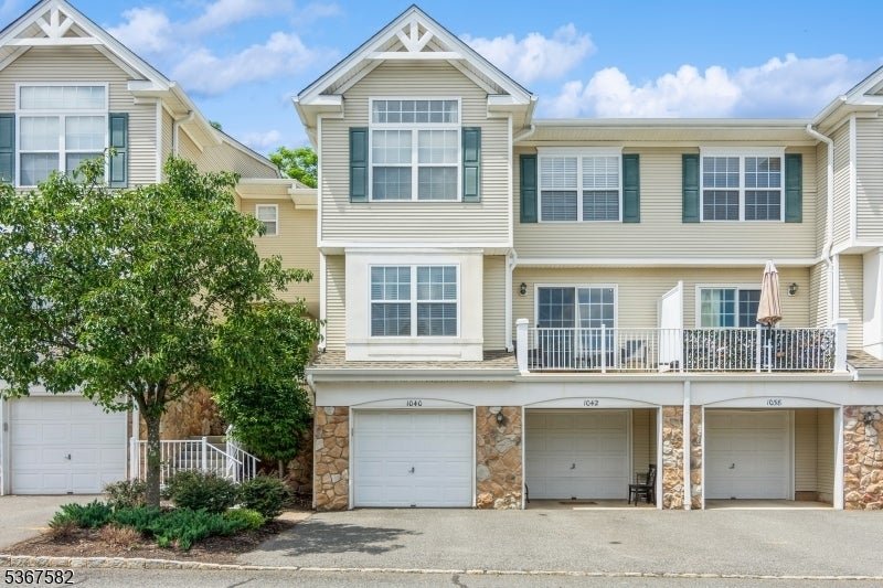 Photo of Listing #3971693