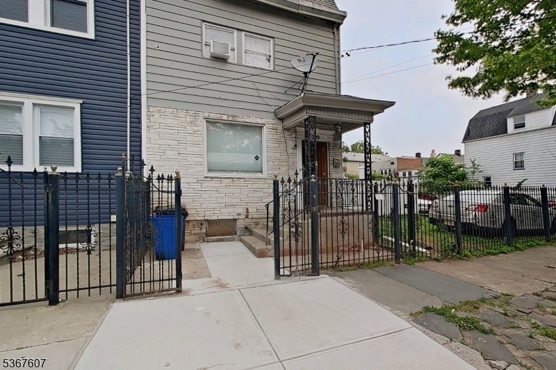 Photo of Listing #3972012