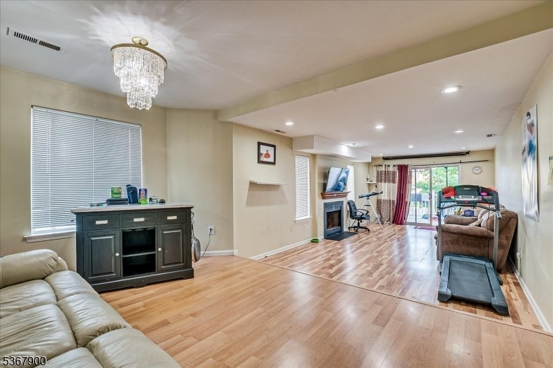Photo of Listing #3972032