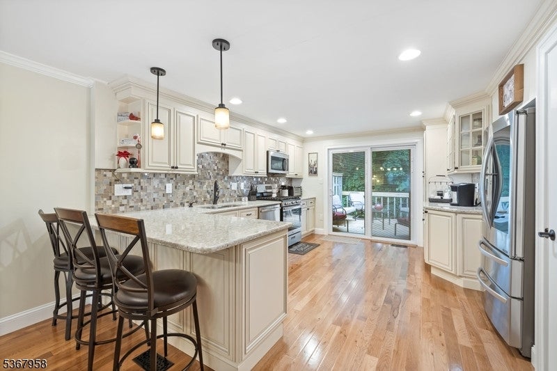 Photo of Listing #3972119