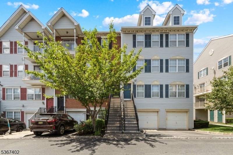 Photo of Listing #3972120