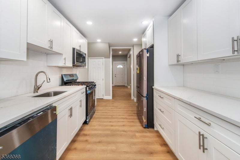 Photo of Listing #3972198
