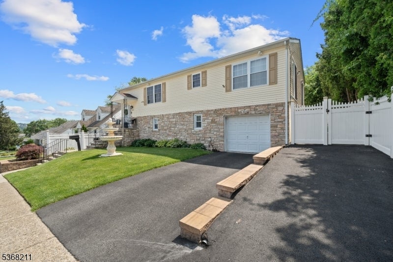Photo of Listing #3972328