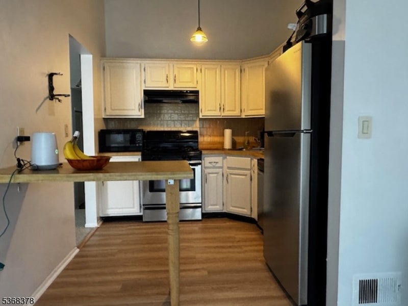 Photo of Listing #3972500