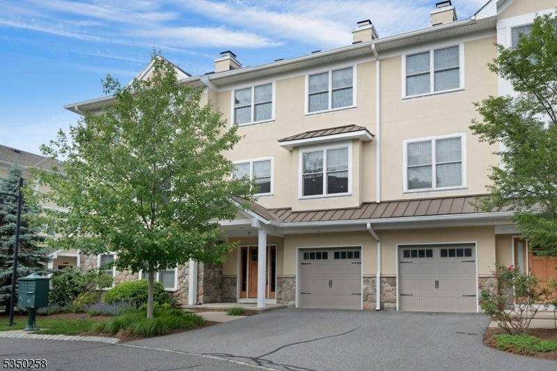 Photo of Listing #3972694
