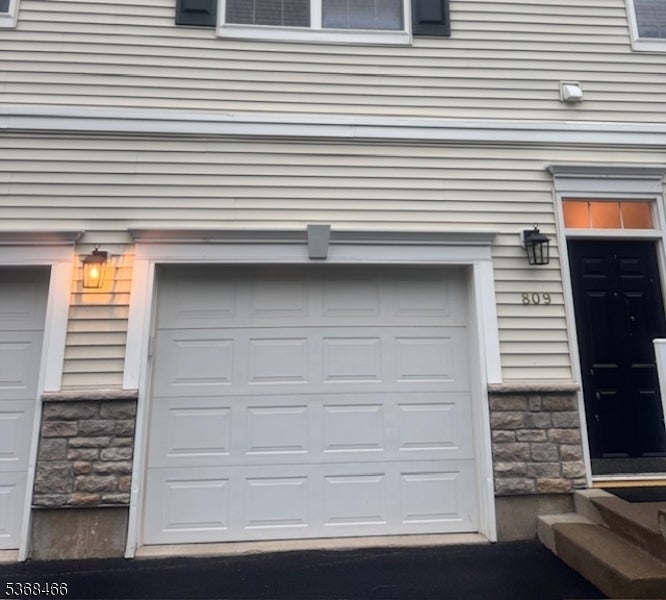 Photo of Listing #3972696