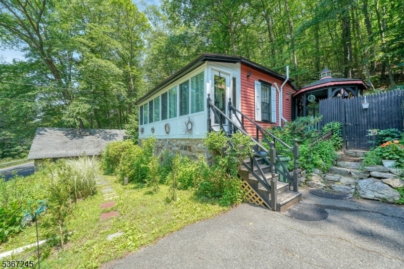 Photo of Listing #3972775