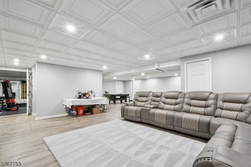 Photo of Listing #3973175