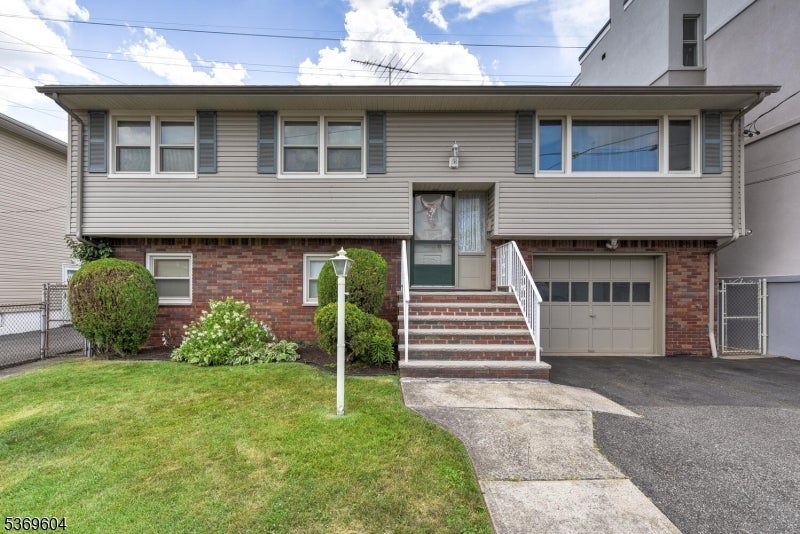 Photo of Listing #3973477