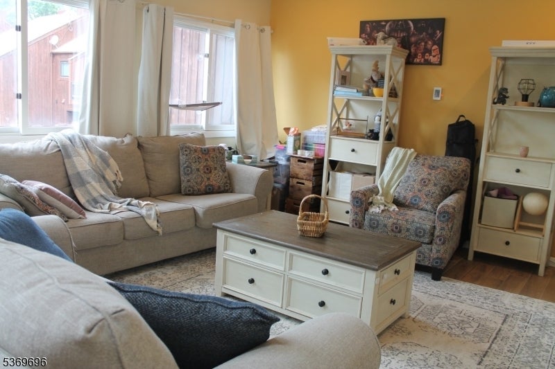 Photo of Listing #3973523