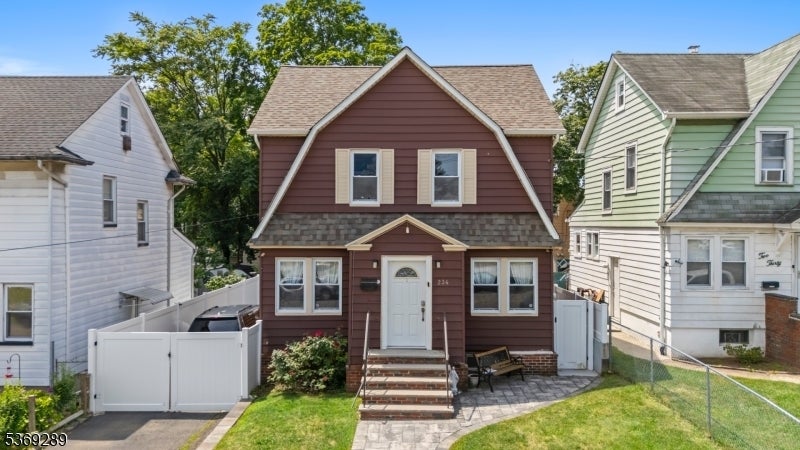 Photo of Listing #3973578
