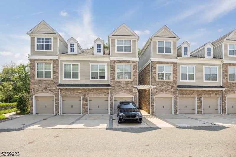 Photo of Listing #3973678